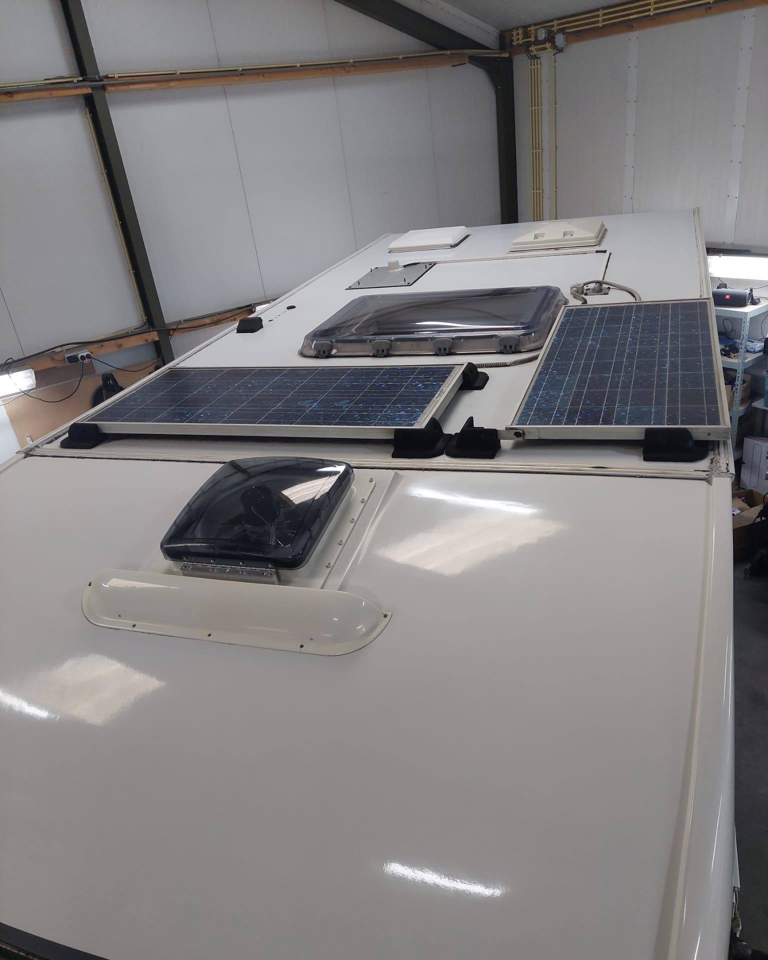 Dak van camper schoon